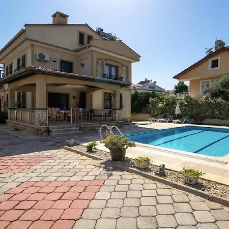 Vila Detached With Private Pool In