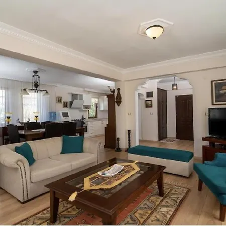 Vila Detached With Private Pool In *