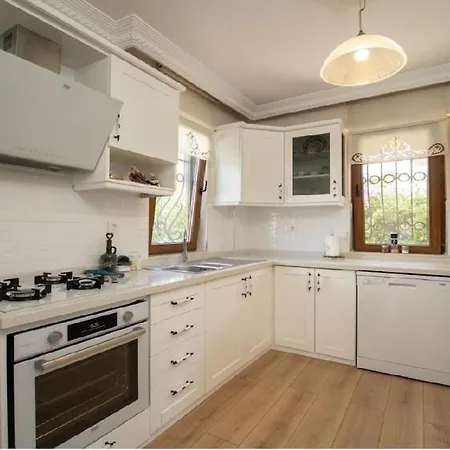 Vila Detached With Private Pool In